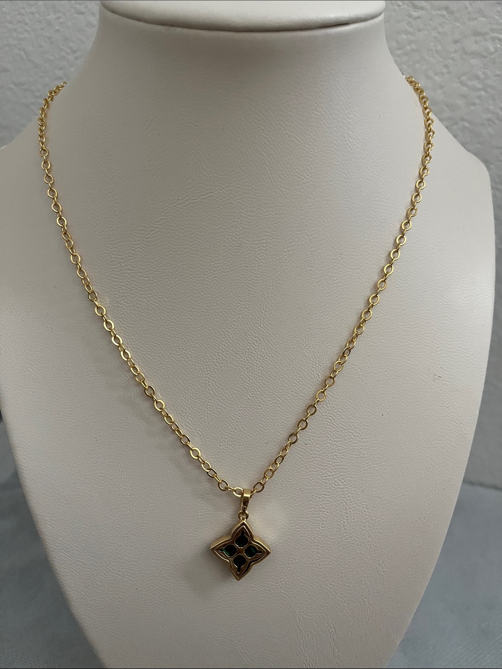 Gold Clover green Pendant Necklace with extender - Women Jewelry NWOT
